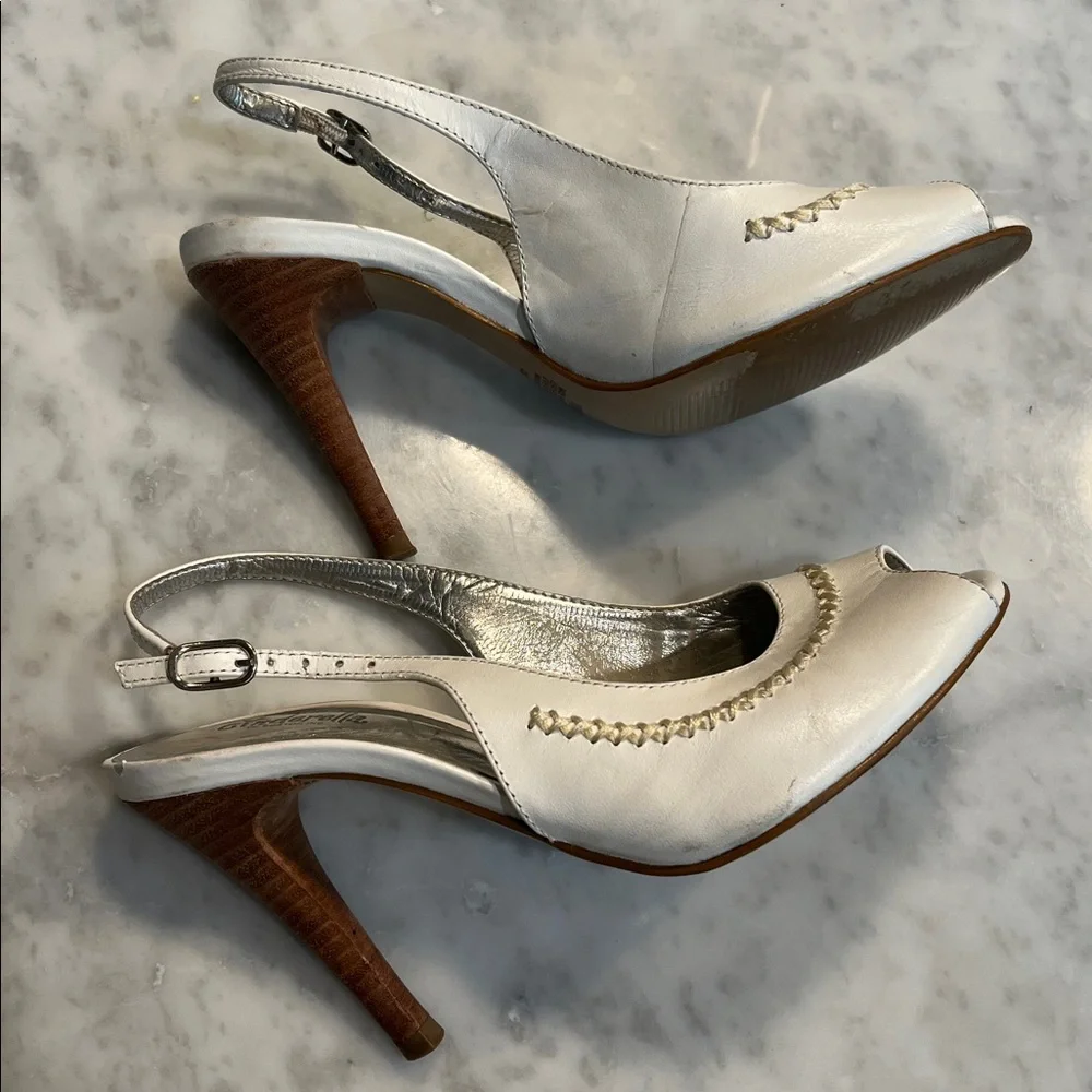 Cinderella White Slingback heels; Size 4M - Picture 4 of 12